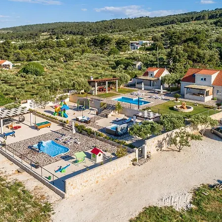 Seaside Luxury With A Swimming Pool Supetar, Brac - 12371 *