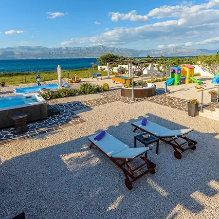 Seaside Luxury With A Swimming Pool Supetar, Brac - 12371 苏佩塔尔