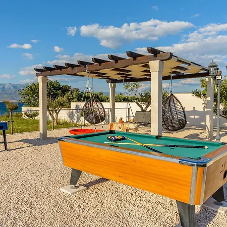 Seaside Luxury With A Swimming Pool Supetar, Brac - 12371 * 苏佩塔尔